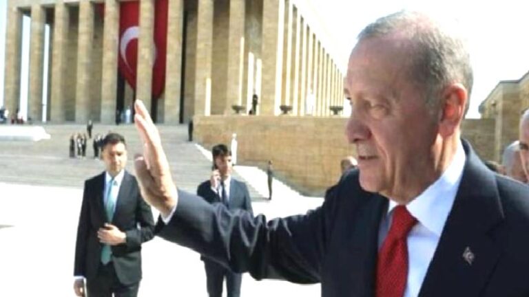 Ertuğrul Özkök: İmam hatipli Ahmet Hakan’ın 10 Kasım’da bulduğu huzuru Ankara kaçıracak mı?