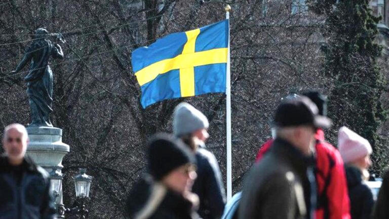 NATO’nun yeni üyeleri İsveç ve Finlandiya’dan vatandaşlarına ‘hazırlıklı olun’ kitapçığı: ‘Asla teslim olmayacağız’