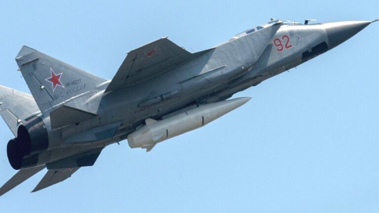 Rus ordusu Ukrayna’daki askeri işletmeleri ve enerji altyapısını vurdu