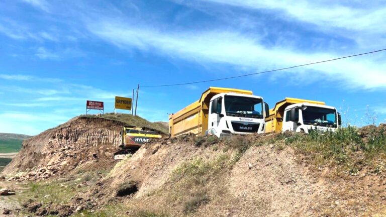 Ulaştırma Bakanı Uraloğlu, bitmeyen yolu bitmiş gösterdi