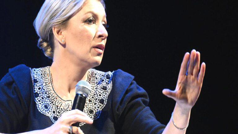 Zaharova: Almanya’da birçok il Hitler’in fahri vatandaşlık statüsünü kaldırmadı