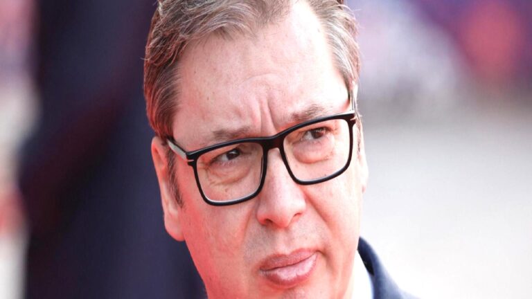 ABD’nin tehdit ettiği Sırbistan’ın lideri Vucic: Rusya’ya yaptırım uygulamayacağız
