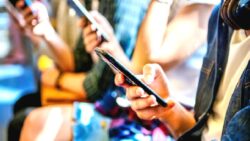 Bakan Uraloğlu, 16 yaş altı çocuklar için sosyal medyaya yasal düzenlemeler yapılacağını duyurdu