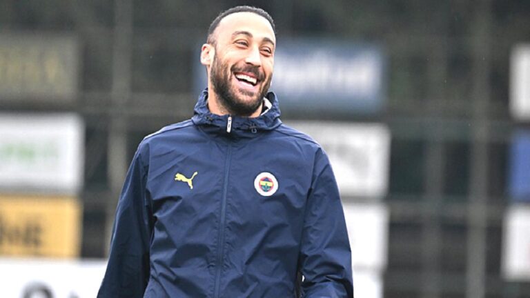 Beşiktaş tribünlerinden Cenk Tosun’a tepki!