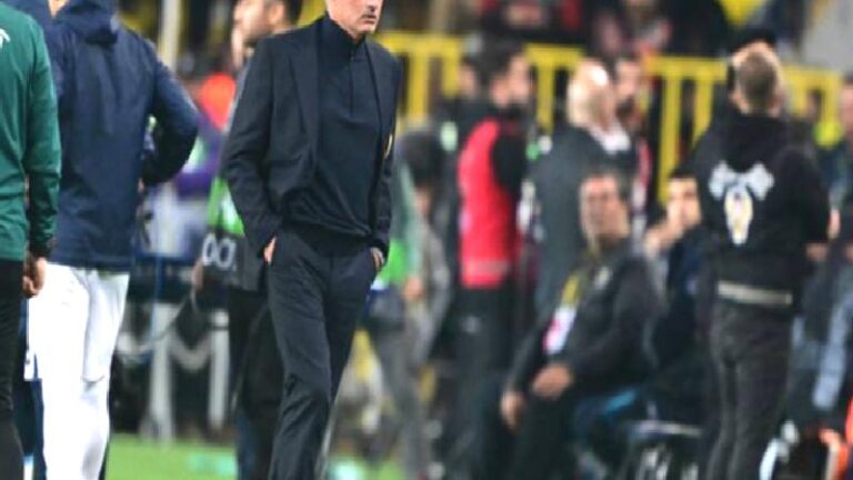 Jose Mourinho’dan Başakşehir maçı için stoper ve forvet kararı!