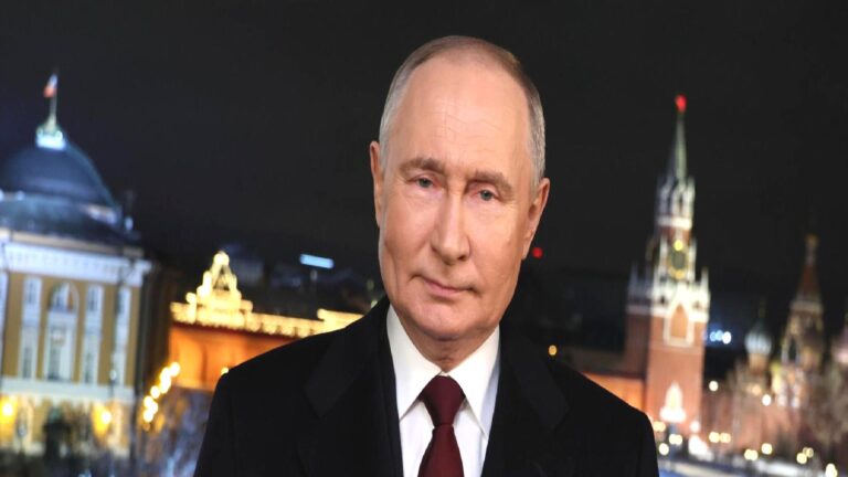 Putin, Rusya halkının yeni yılını kutladı: ‘Birlikte olduğumuzda, her şeyi başarırız’