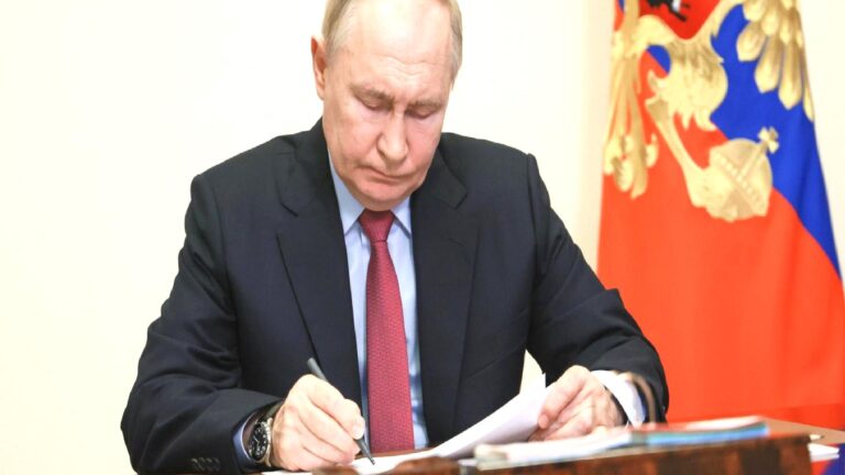 Putin Rusya’da aşırıcılıkla mücadeleye yönelik yeni stratejiyi onayladı