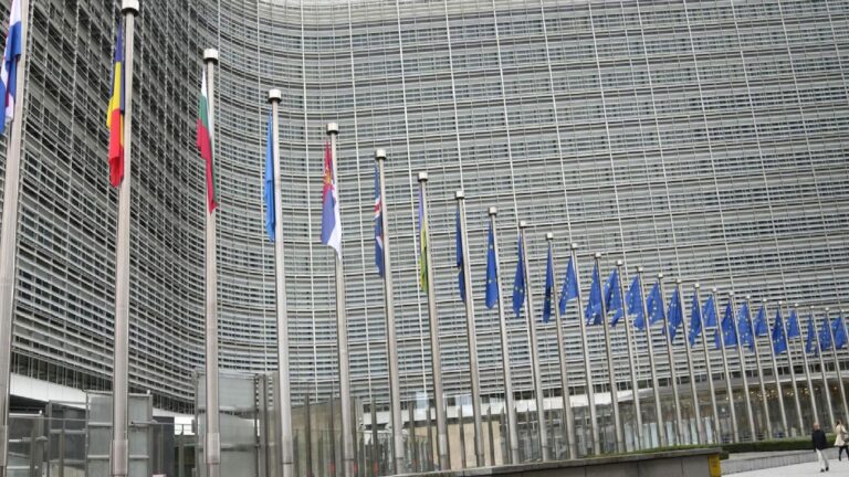 ‘Avrupa Komisyonu 16. Rusya karşıtı yaptırım paketine ilişkin istişareleri başlatıyor’