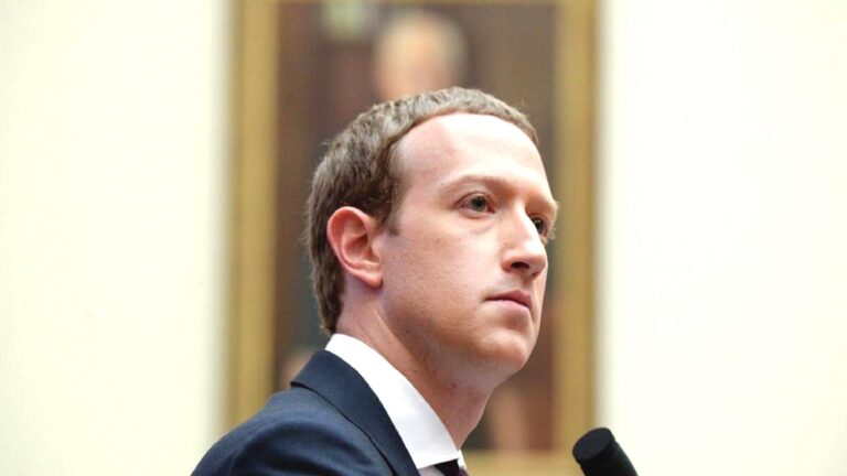 Facebook’un kurucusundan itiraf: Joe Biden, Covid-19 aşısının yan etkileri konusunda sansür uygulamamızı istedi