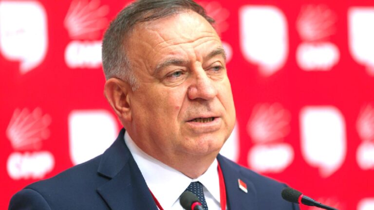 Gökan Zeybek: Artık araba almak değil, arabayı sürmek de hayal