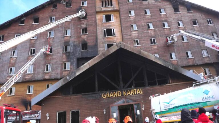 Kartalkaya otel yangınında yetki tartışması: Uzmanlar ve mevzuat ne diyor?