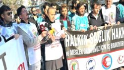 Sağlık emekçilerinden yurt genelinde açıklama: Sağlık Bakanlığı iş bırakma eylemlerimizin etkisini görünmez kılmaya çalışıyor