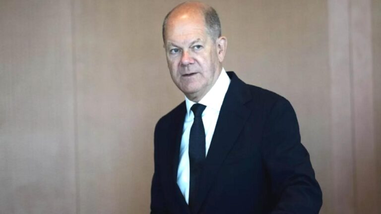 Scholz Almanya’nın kurtuluşu hakkında tuhaf bir açıklama yaptı: ‘Öfkeliyim’