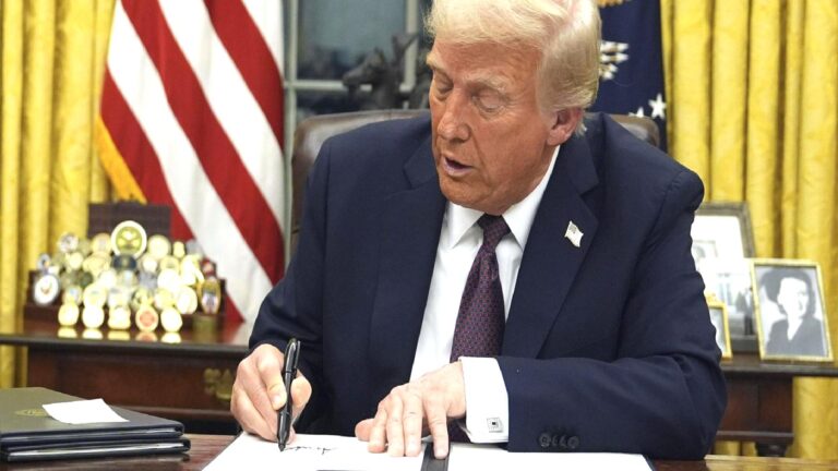 Trump, Husileri yeniden ‘yabancı terör örgütleri’ listesine ekledi