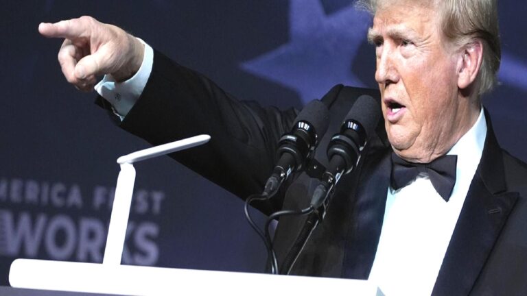Trump’tan BRCIS ülkelerine yüzde 100 vergi tehdidi: ‘Dolara alternatif aramaktan vazgeçin’