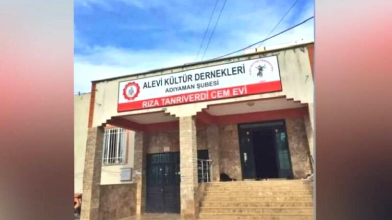 Adıyaman’da cemevine biber gazlı saldırı!