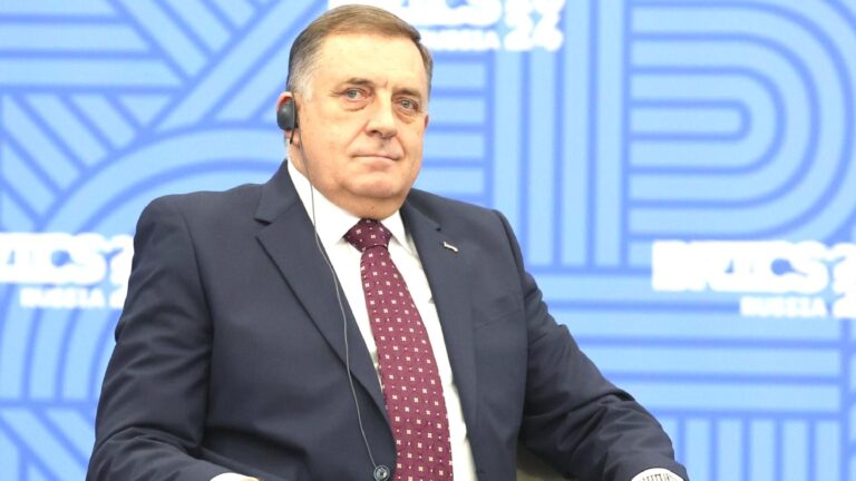 Dodik, Bosna Hersek parlamentosunun Saraybosna mahkemesinin kararını tanımayacağını söyledi