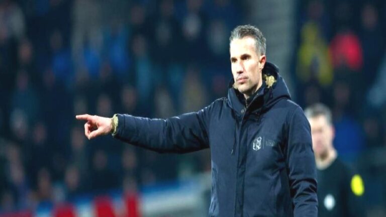 Feyenoord’da Van Persie dönemi resmen başladı!