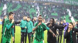 Sakarya geriden gelip kazandı