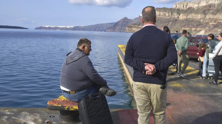 Santorini’de Olağanüstü Hal ilan edildi: 6 bin 400’den fazla deprem yaşandı