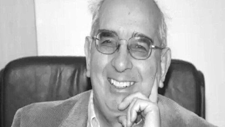 Ünlü tarihçi Feroz Ahmad hayatını kaybetti