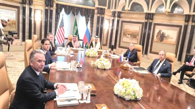 Uzmanlar Riyad’daki görüşmeyi yorumladı: ‘Avrupa bugün bir kabustan uyandı ve kendini dışlanmış hissediyor’