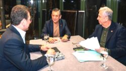 Yavaş, üçlü görüşmede o makaleyi okudu: “Her iki isim de aday olsun, daha az oy alan aday ikinci turda diğerine destek versin”