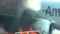 ABD’de bir yolcu uçağı aniden alev aldı