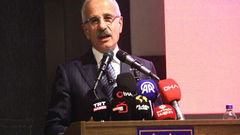 Bakan Uraloğlu’ndan sosyal medya ve online oyun açıklaması: ‘Ciddi sorun haline geldi’