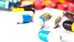 Bilim insanları, bağışıklık sisteminin bilinmeyen bir yönünü keşfetti: ‘Vücudumuz doğal antibiyotik üretiyor’