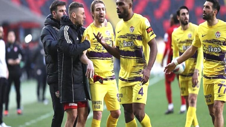 Caner Erkin’e hakeme hakaretten 3 maç men ve para cezası!