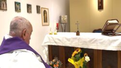 Hastanede tedaviye alınmasından bu yana Papa’dan ilk görüntü