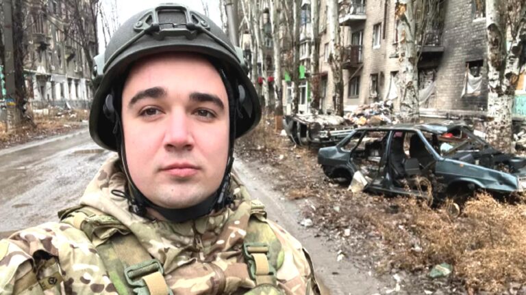 İzvestiya gazetesinin savaş muhabiri Fedorçak Ukrayna ordusunun bombardımanı sonucu hayatını kaybetti
