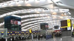 Londra Heathrow Havalimanı elektrik kesintisi nedeniyle kapatıldı, tüm uçuşlar iptal edildi