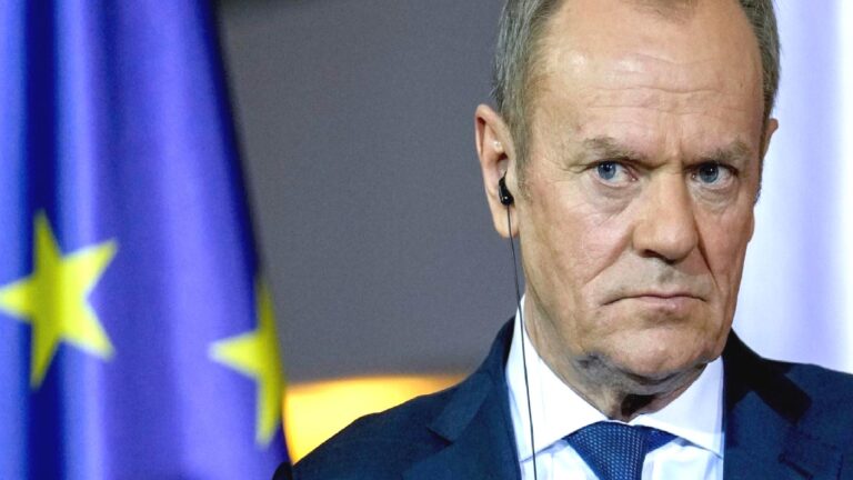 Polonya Başbakanı Tusk: Ukrayna sınırından gelen haberler ABD’nin askeri yardımı durdurduğunu doğruluyor