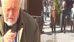 Prof. Dr. İlber Ortaylı’nın tuşlu telefon kullanması gündem oldu