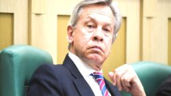 Puşkov: Merz, ABD politikasının arka planında garip bir izlenim bırakıyor