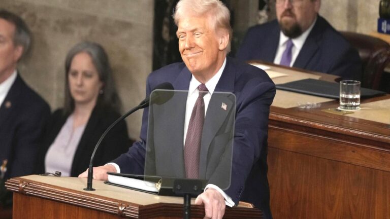 Trump: Rusya’ya yönelik yaptırımların güçlendirilmesi olasılığını değerlendiriyoruz