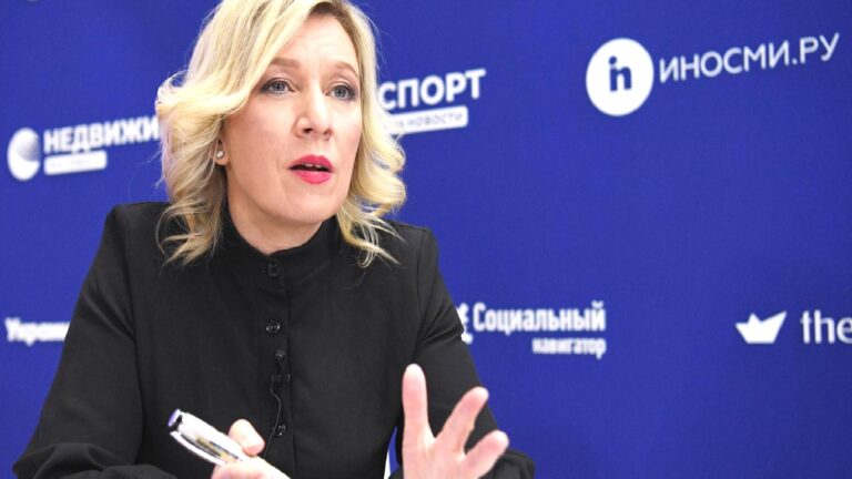 Zaharova: Kiev sadece sivillere değil, medya temsilcilerine de saldırıyor