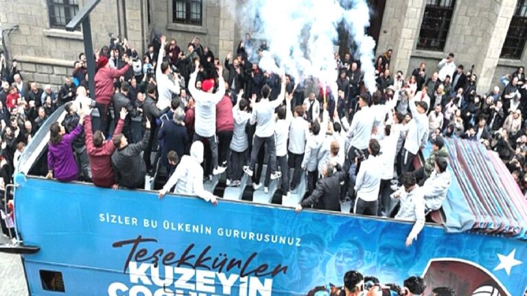 Avrupa ikincisi olan Trabzonspor U19 Takımı’na coşkulu kutlama