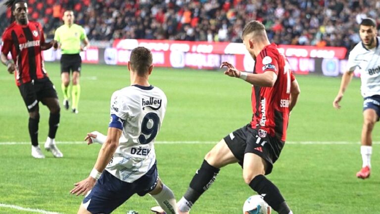 Fenerbahçe’den penaltı itirazı! Kanarya’dan ilk yarı sonrası tepki