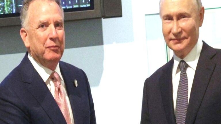 İranlı uzman: Rusya barıştan yana tutum sergilerken, Kiev rejimi süreci sabote ederek krizi tırmandırıyor