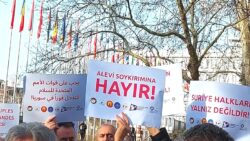 Kadınlardan Alevi katliamına karşı “insan zinciri”