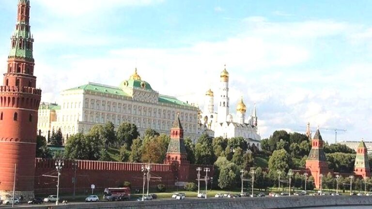 Kremlin: Moskova doğrudan müzakerelere hazır, Kiev’den açıklama duymadık