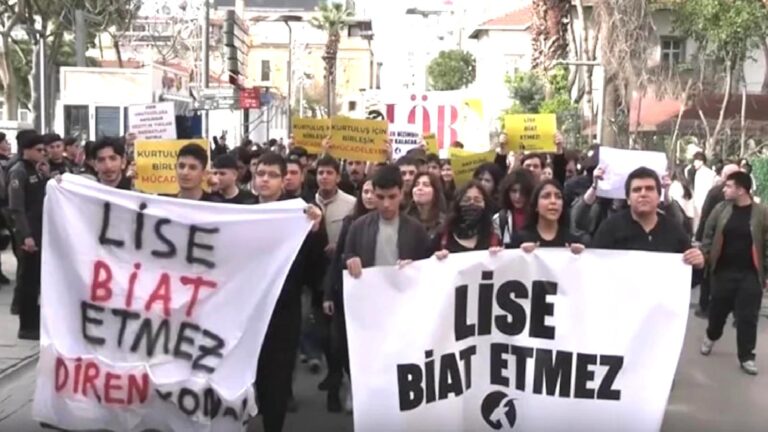 Lise eylemlerinde baskı, tehdit ve şiddet iddiaları; “Size zaten deprem vurmuş, bir de bizden ceza yemeyin”
