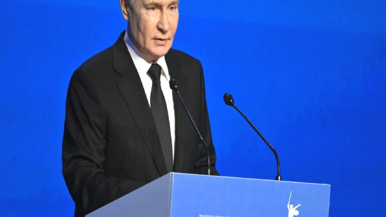 Putin: Stalingrad’da tüm dünyanın kaderi tayin edildi