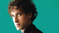 Serbest bırakılan oyuncu Cem Yiğit Üzümoğlu: Fikrimizi beyan etmekte özgürüz ve bunun için mücadele etmeye devam edeceğiz