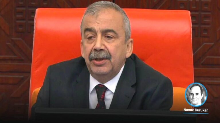 Sırrı Süreyya Önder hastaneye kaldırıldı!
