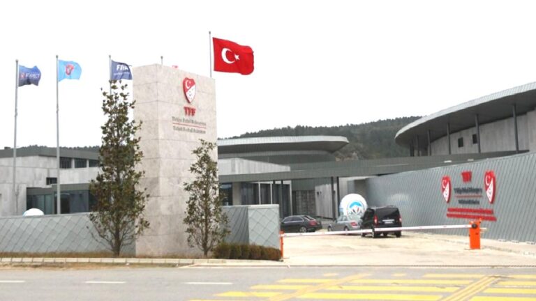 Tahkim Kurulu’ndan Fenerbahçe’ye kötü haber!