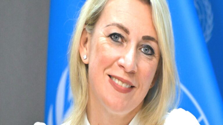 Zaharova: Macron’un Rusya ve savunmaya ilişkin ifadeleri atmosfer basıncındaki dalgalanmalardan kaynaklanıyor olabilir